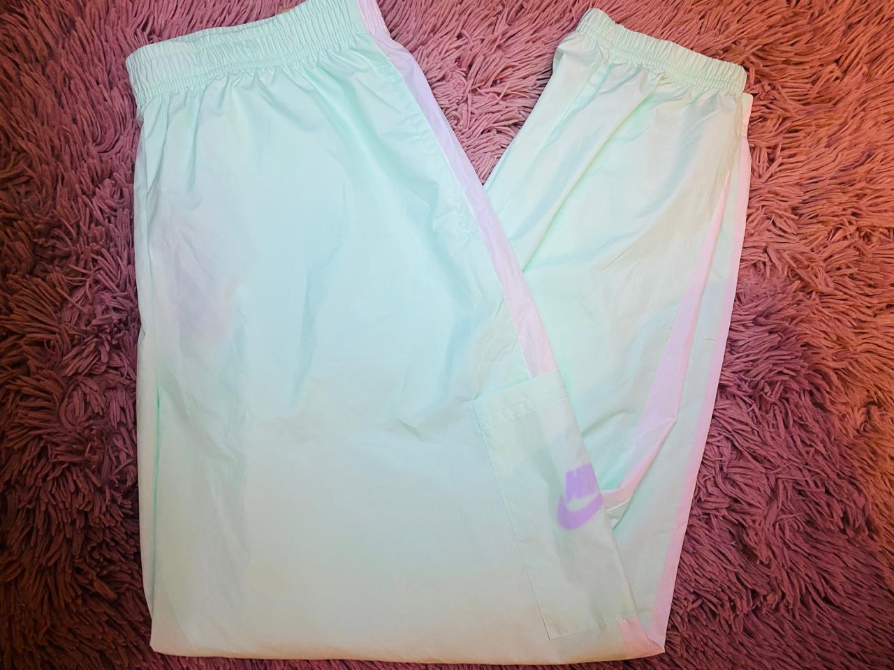 PANTS NIKE DAMA - COLOR MENTA - TALLA "M"