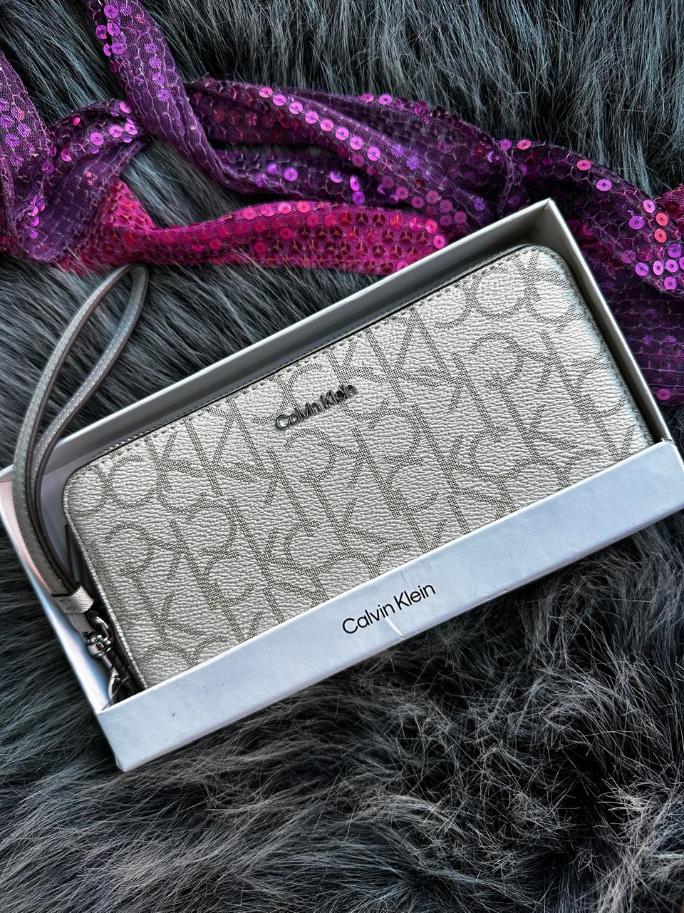 CARTERA CALVIN KLEIN GRABADA