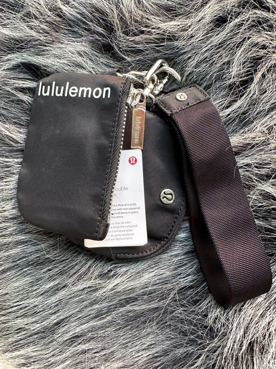 LULULEMON DUAL POUCH WRISTLET BLACK