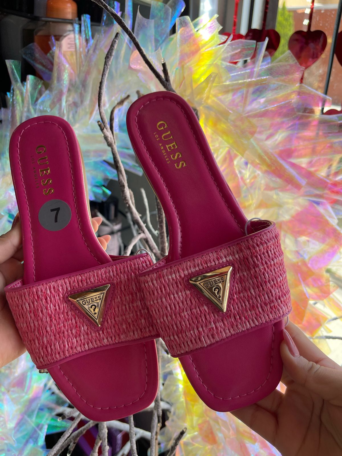 Sandalia GUESS Color Rosa Talla 4 MX SIN CAJA