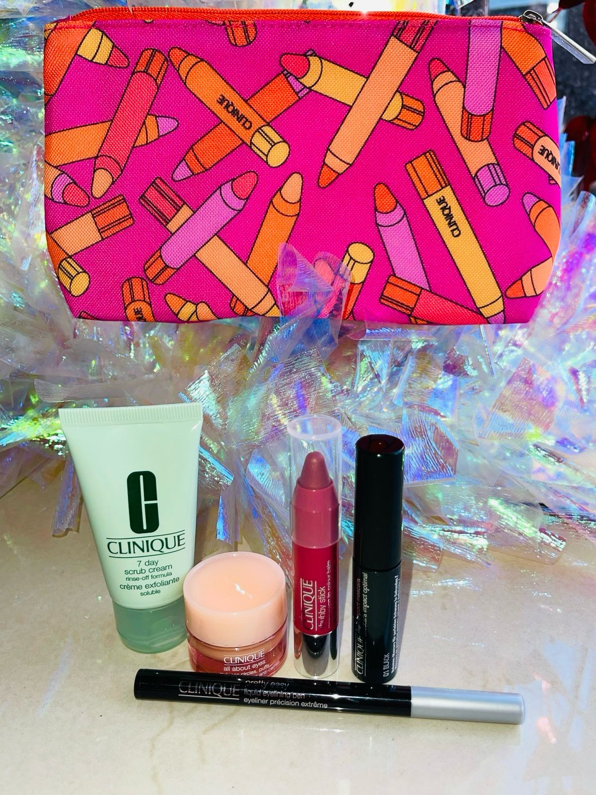 SET CLINIQUE COSMETIQUERA COLOR ROSA FUERTE 5 PIEZAS TRAVEL SIZE