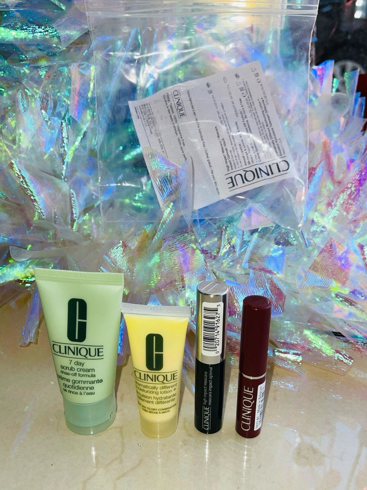 SET CLINIQUE con 4 piezas para humectar