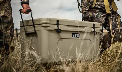 YETI Hielera Rígida Tundra 65 (42 LATAS) Tono TAN