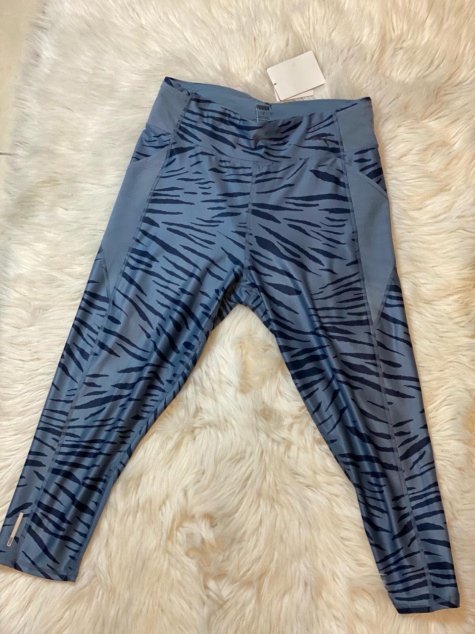 Puma Leggin Train 3/4 p/Dama Color "China bleu-aop" - Talla "L"