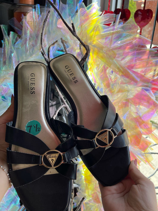 Sandalia GUESS Color Negro Talla 4.5 MX SIN CAJA