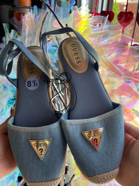 Sandalia GUESS Color Mezclilla Talla 5.5 MX SIN CAJA
