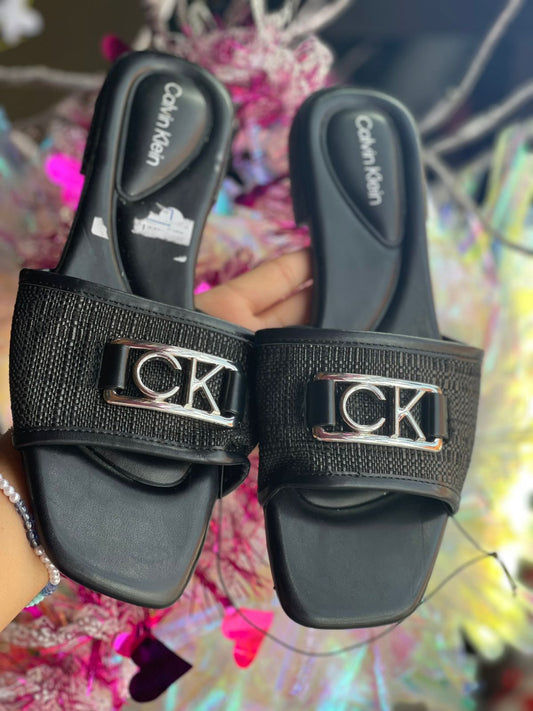 Clavin klein Sandalia Color Negro Talla 4.5 MX