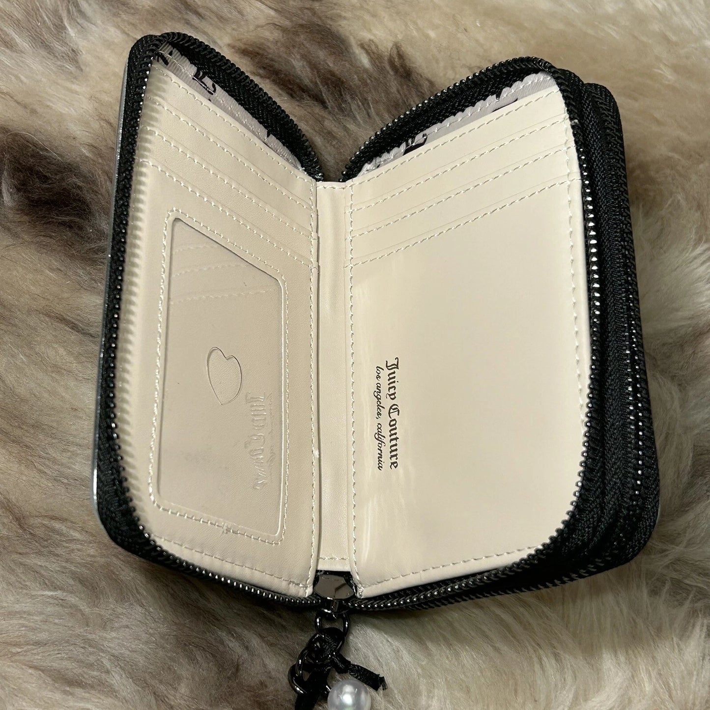 Cartera Juicy Couture String Of Pearls Double Medium Zip Around Wallet